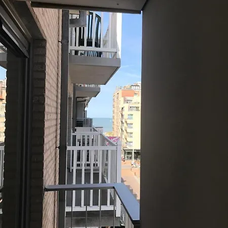 Livorno With Private Parking Apartment Nieuwpoort Exterior photo