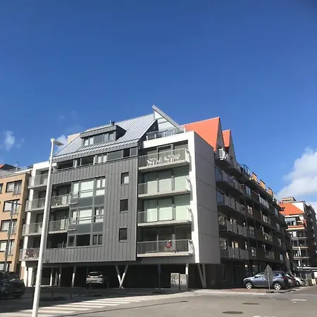 Livorno With Private Parking Apartment Nieuwpoort Exterior photo